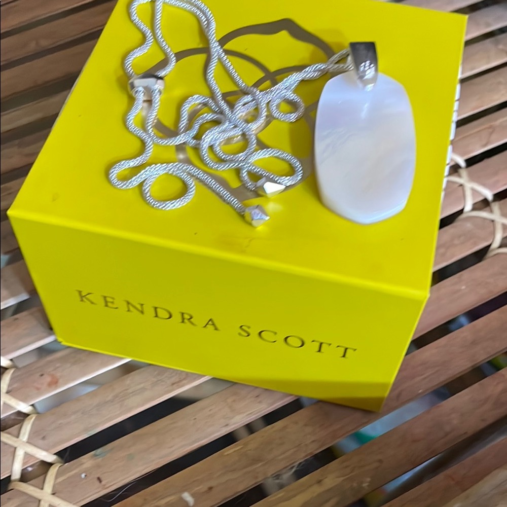Kendra Scott Iridescent White Pendant Necklace